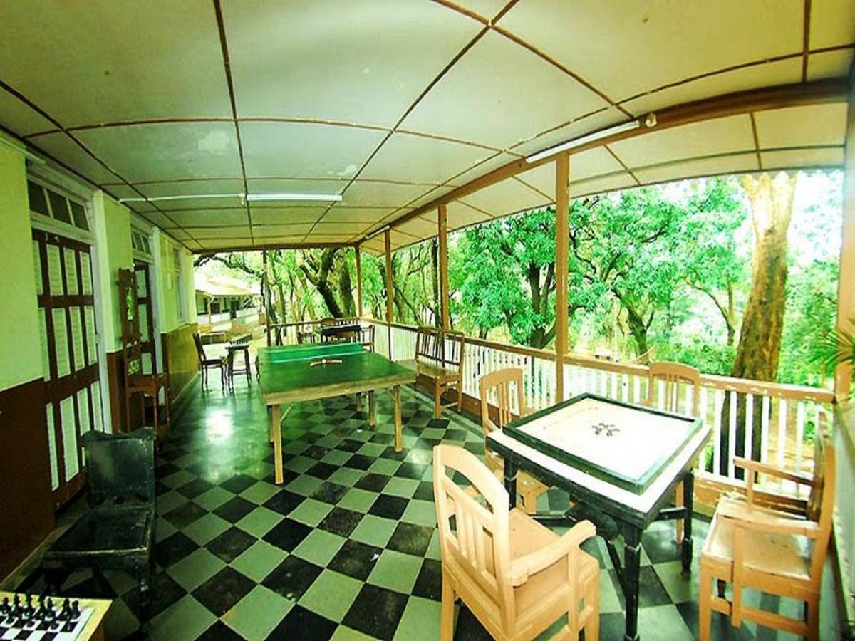 Cecil Hotel Matheran Exteriér fotografie