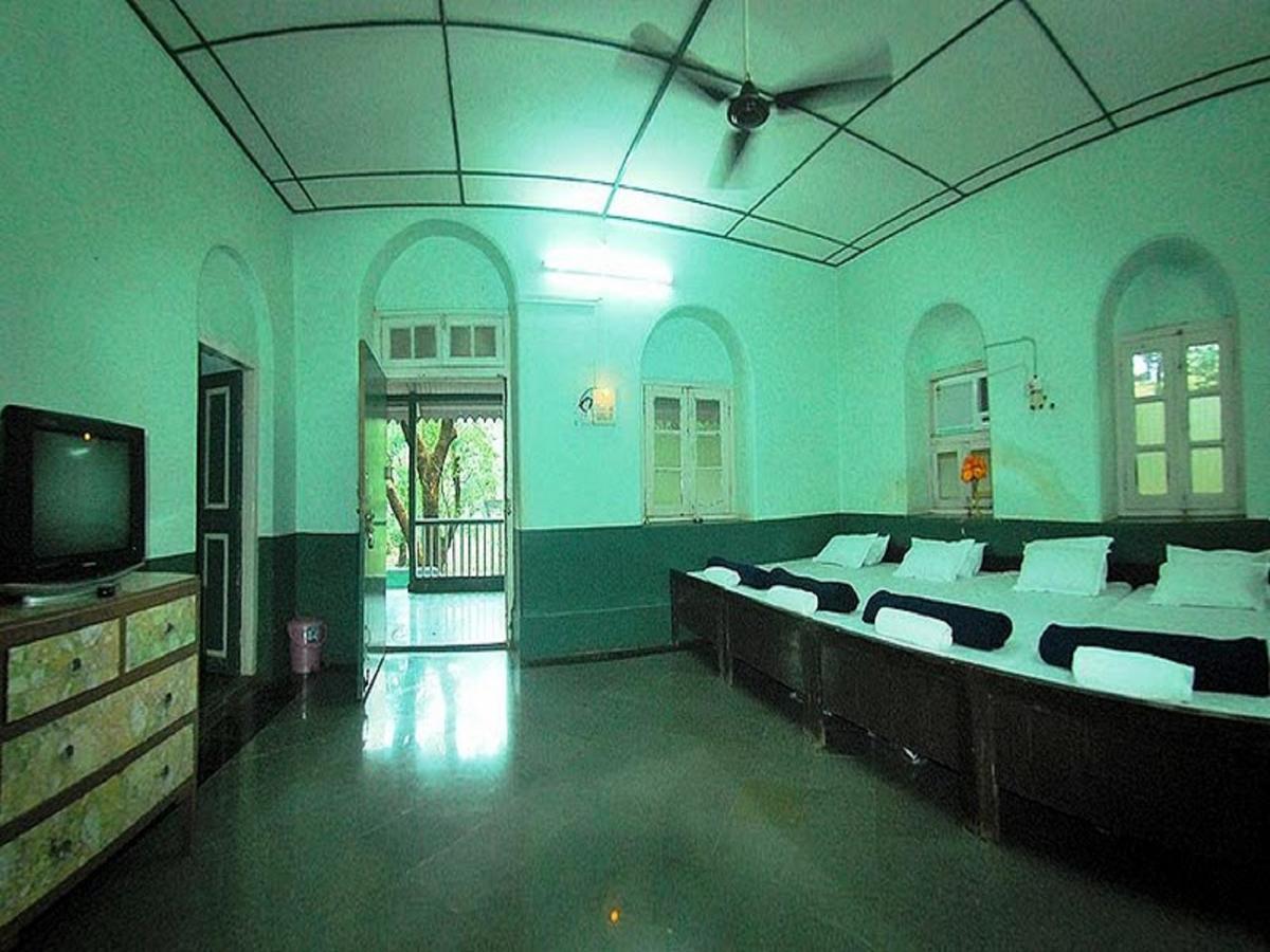 Cecil Hotel Matheran Exteriér fotografie