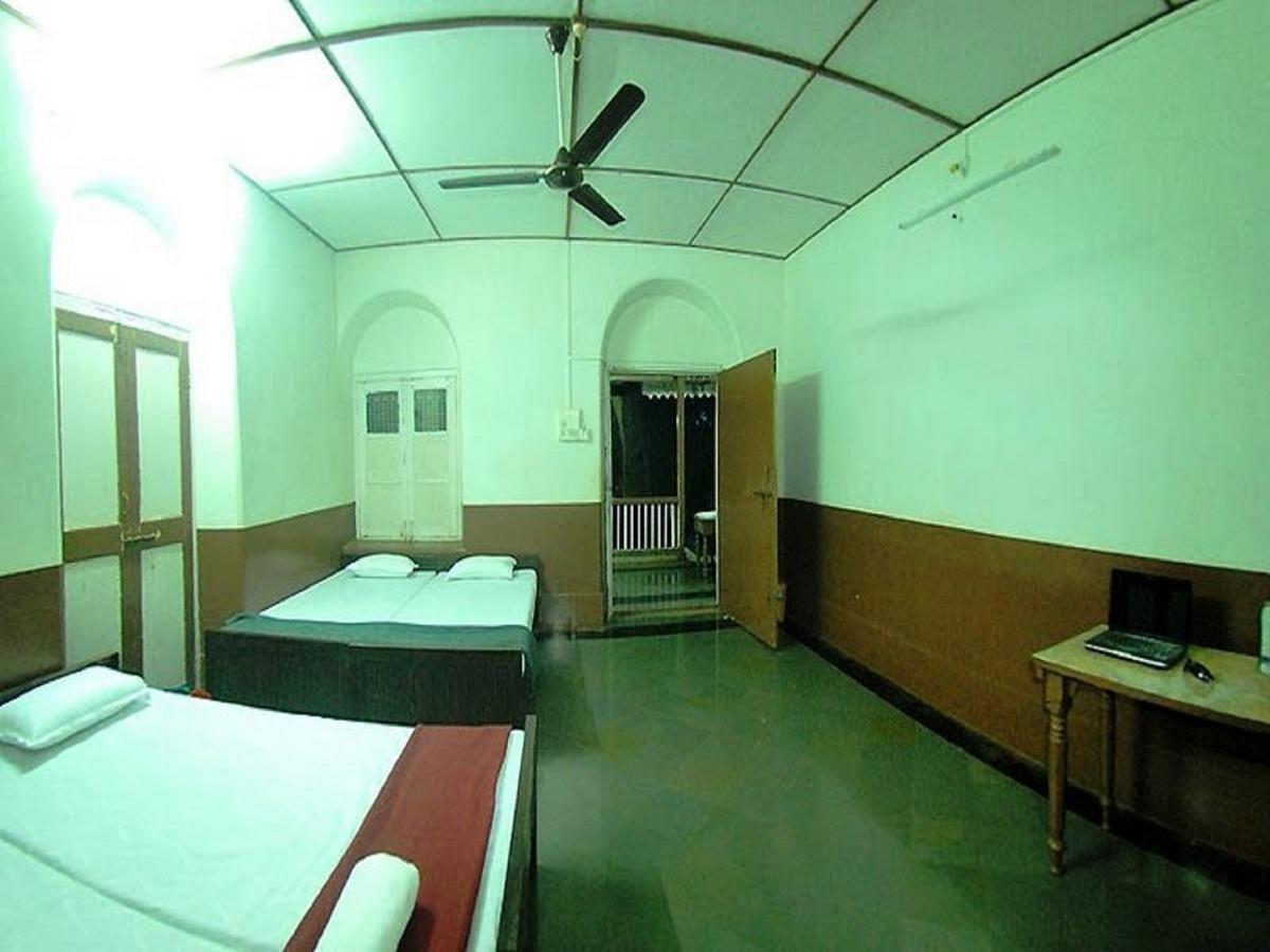 Cecil Hotel Matheran Exteriér fotografie